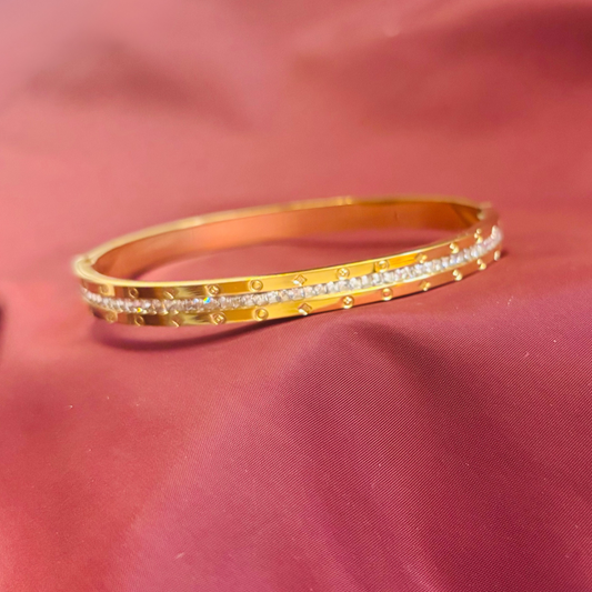 Celestara Crystal Cuff | 18K Gold Plated