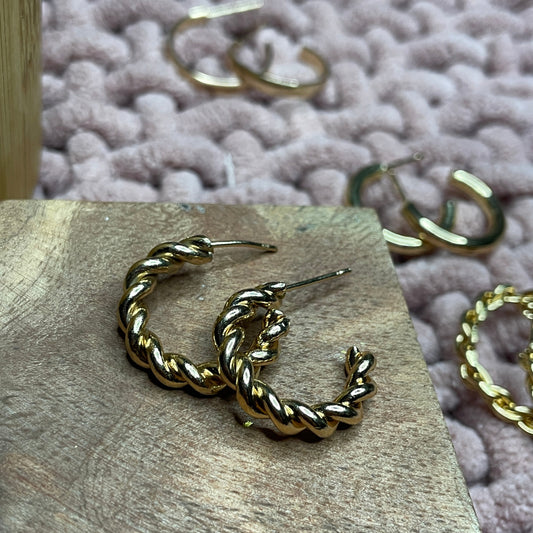 Twist Loop Hoops