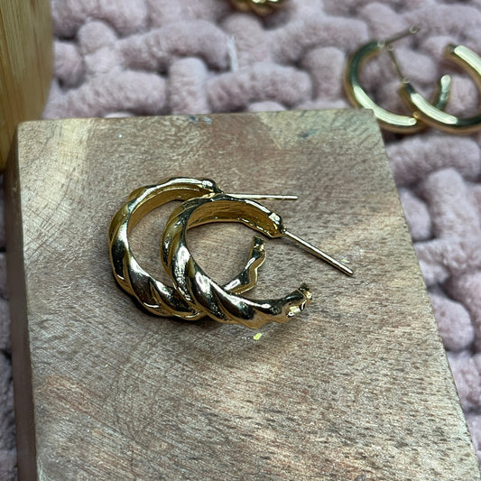 Wavy Hammer Hoops